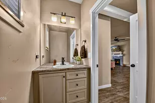 281 NW 29th St, Redmond, OR 97756 - Photo 16