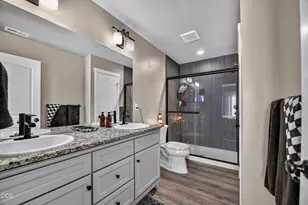 281 NW 29th St, Redmond, OR 97756 - Photo 24