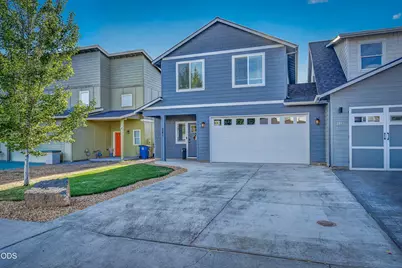 281 NW 29th Street, Redmond, OR 97756 - Photo 1