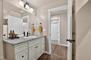 281 NW 29th St, Redmond, OR 97756 - Photo 30