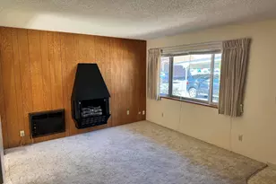 305 NE C St, Grants Pass, OR 97526 - Photo 10