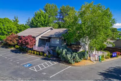 877 NE 7th Street, Grants Pass, OR 97526 - Photo 36