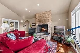 17665 Mountain View Rd, Sisters, OR 97759 - Photo 12