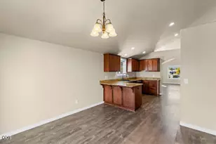 816 Nicholas Lee Dr, Medford, OR 97501 - Photo 10