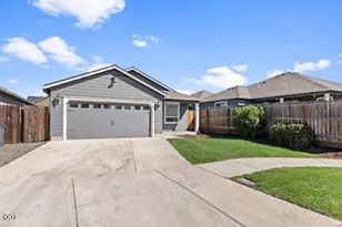 816 Nicholas Lee Dr, Medford, OR 97501 - Photo 2