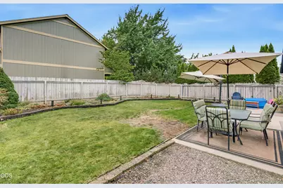 719 Nobility Drive, Medford, OR 97501 - Photo 32