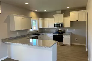 2211 Piazza Dr, Medford, OR 97501 - Photo 12