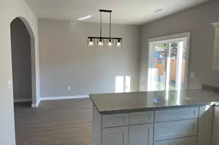 2211 Piazza Dr, Medford, OR 97501 - Photo 16