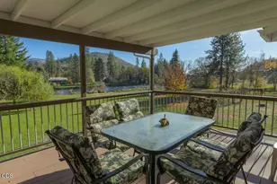 7266 Rogue River Dr, Shady Cove, OR 97539 - Photo 8