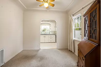 305 E Park Street, Grants Pass, OR 97527 - Photo 8