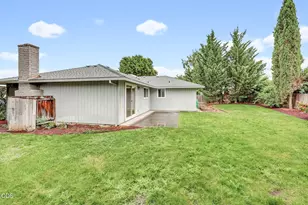 295 Wren Ct, Medford, OR 97501 - Photo 34