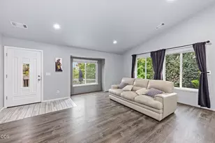 1240 Marcus Way, Grants Pass, OR 97527 - Photo 22