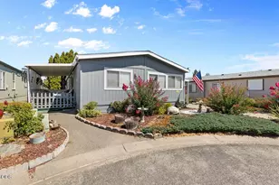 144 Red Oak Ln, Grants Pass, OR 97527 - Photo 1