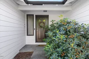 1882 Filmore Dr, Medford, OR 97504 - Photo 2