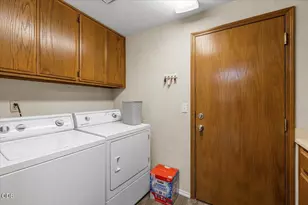 1882 Filmore Dr, Medford, OR 97504 - Photo 20