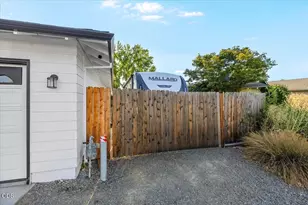 1882 Filmore Dr, Medford, OR 97504 - Photo 24