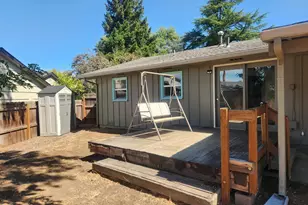 610 S 4th St, Central Point, OR 97502 - Photo 24