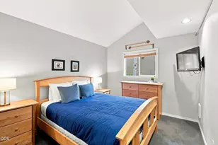 19717 SW Mount Bachelor Dr, Bend, OR 97702 - Photo 6