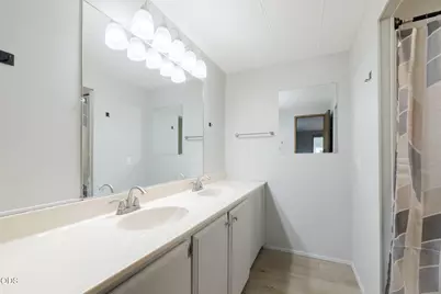 60936 Aspen Lane, Bend, OR 97702 - Photo 18
