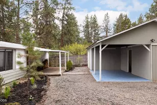 60936 Aspen Ln, Bend, OR 97702 - Photo 2
