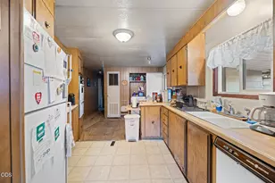 515 E Main St, Rogue River, OR 97537 - Photo 14