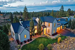 61901 Hosmer Lake Dr, Bend, OR 97702 - Photo 2