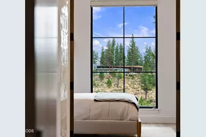 61901 Hosmer Lake Drive, Bend, OR 97702 - Photo 24