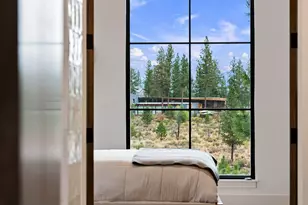 61901 Hosmer Lake Dr, Bend, OR 97702 - Photo 24