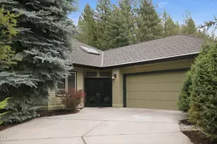 60750 Breckenridge St, Bend, OR 97702 - Photo 2
