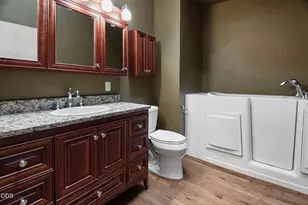 60750 Breckenridge St, Bend, OR 97702 - Photo 16