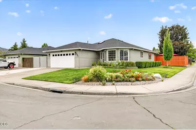 2902 Shasta Drive, Medford, OR 97504 - Photo 2