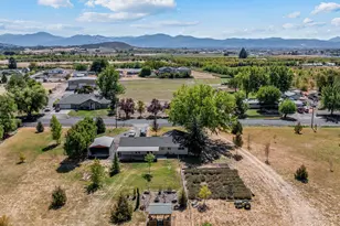2539 Lotus Ln, Central Point, OR 97502 - Photo 30
