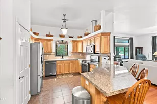 106 Cabernet Cir, Cave Junction, OR 97523 - Photo 22