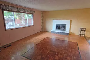 1874 Mary's Wy, Central Point, OR 97502 - Photo 2