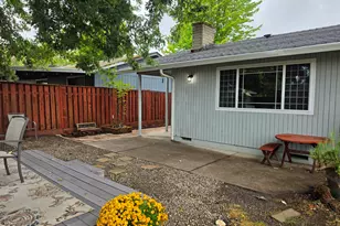 1874 Mary's Wy, Central Point, OR 97502 - Photo 30