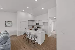 61801 Camellia St, Bend, OR 97702 - Photo 6