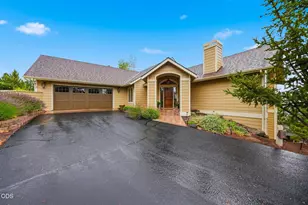 2393 N W Wyeth Pl, Bend, OR 97703 - Photo 2