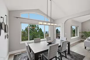 2393 N W Wyeth Pl, Bend, OR 97703 - Photo 18