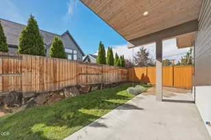 63108 NE Iner Loop, Bend, OR 97701 - Photo 46