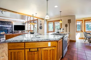 57620 Holly Ln, Sunriver, OR 97707 - Photo 12