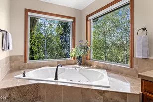 19275 Green Lakes Loop, Bend, OR 97702 - Photo 26