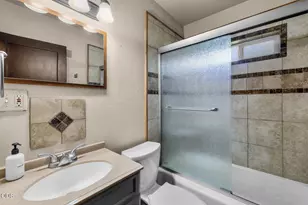 932 NE 10th St, Bend, OR 97701 - Photo 26