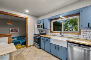932 NE 10th St, Bend, OR 97701 - Photo 16