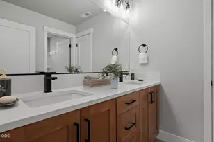 60840 SE Epic Pl, Bend, OR 97702 - Photo 10