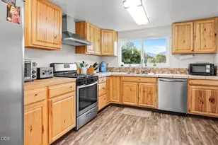 284 N 1st Ave, Gold Hill, OR 97525 - Photo 12