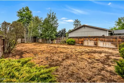 2810 SW Pumice Avenue, Redmond, OR 97756 - Photo 32