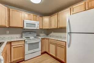 2810 SW Pumice Ave, Redmond, OR 97756 - Photo 2