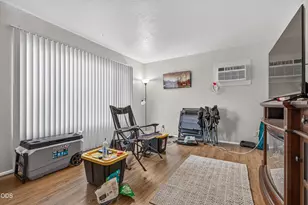 1007 W 9th St, Medford, OR 97501 - Photo 4