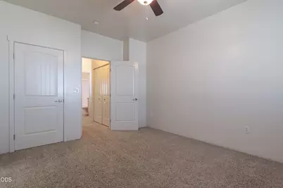 811 Overcup Street, Medford, OR 97501 - Photo 12