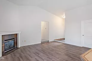 2623 NE 6th Dr, Redmond, OR 97756 - Photo 4